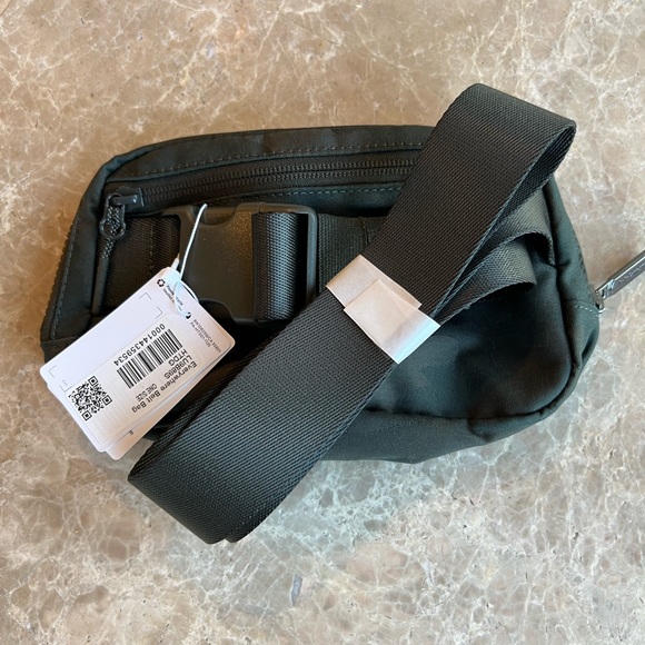 🤎💚Lululemon Everywhere Belt Bag-Heritage Camo - Picture 4 of 5